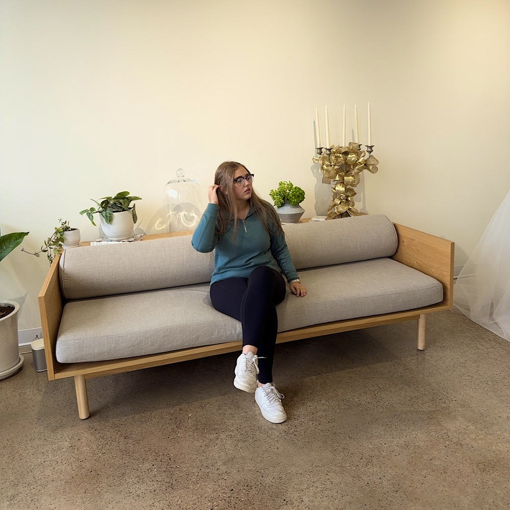 Meet your (favorite!) Posher, Merin🤘